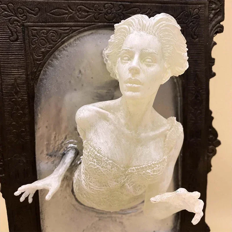 Gothic Devil Hand Wall Decor,  - Art Craft Mirror 评论和价格